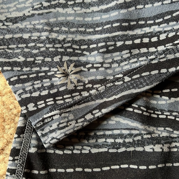 athleta short capri leggings - Picture 4 of 7